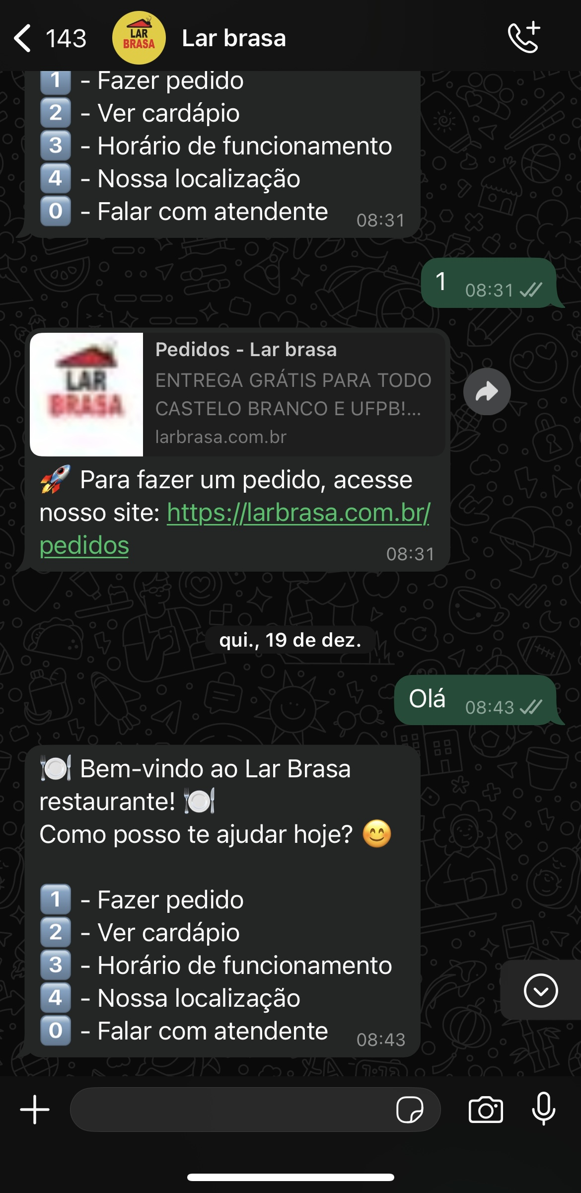 Interface de atendimento automatizado via WhatsApp mostrando conversa com bot de delivery